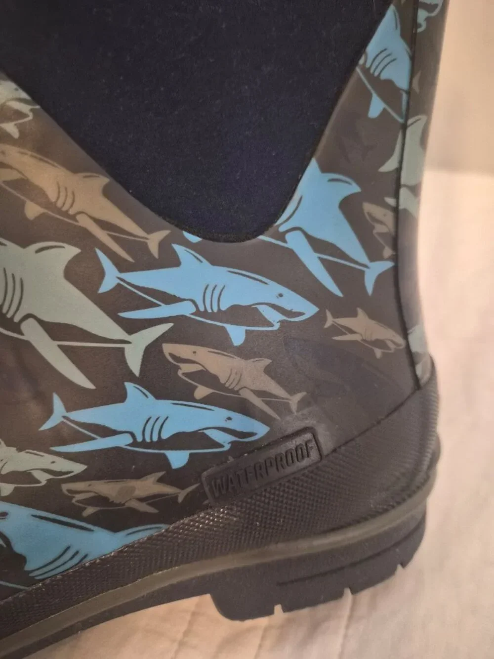 Western Chief Shark Rain Boots BOYS SIZE 4